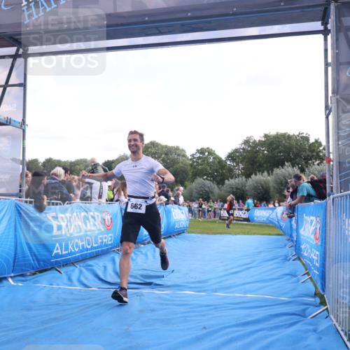 25.08.2024 - Elbe Triathlon Hamburg H.Heesch http://msf.ph/oto/6876401 25.08.2024 11:17:26 Ziel 434, 647, 662 meine-sportfotos.de