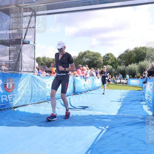 25.08.2024 - Elbe Triathlon Hamburg H.Heesch http://msf.ph/oto/6876403 25.08.2024 11:42:54 Ziel 1403, 1444 meine-sportfotos.de