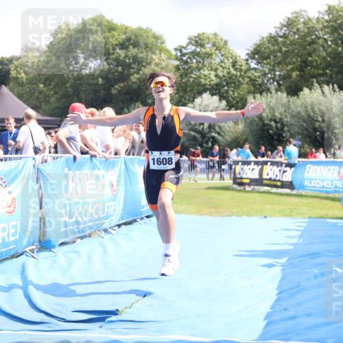 25.08.2024 - Elbe Triathlon Hamburg H.Heesch http://msf.ph/oto/6876404 25.08.2024 12:07:00 Ziel 1608 meine-sportfotos.de