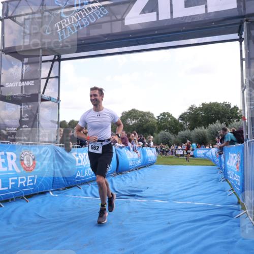 25.08.2024 - Elbe Triathlon Hamburg H.Heesch http://msf.ph/oto/6876417 25.08.2024 11:17:27 Ziel 319, 434, 662 meine-sportfotos.de
