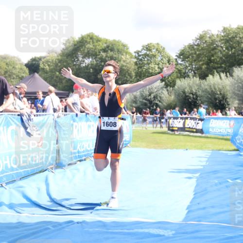 25.08.2024 - Elbe Triathlon Hamburg H.Heesch http://msf.ph/oto/6876418 25.08.2024 12:07:00 Ziel 1608 meine-sportfotos.de