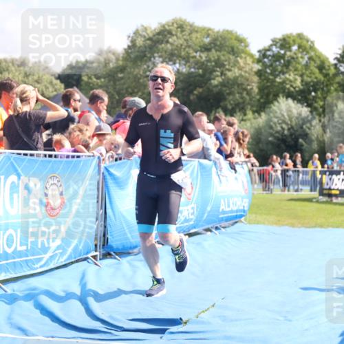 25.08.2024 - Elbe Triathlon Hamburg H.Heesch http://msf.ph/oto/6876419 25.08.2024 11:42:55 Ziel 1403, 1444 meine-sportfotos.de