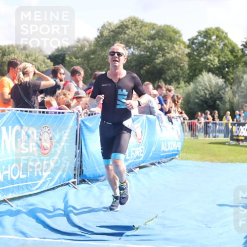 25.08.2024 - Elbe Triathlon Hamburg H.Heesch http://msf.ph/oto/6876422 25.08.2024 11:42:55 Ziel 1403, 1444 meine-sportfotos.de