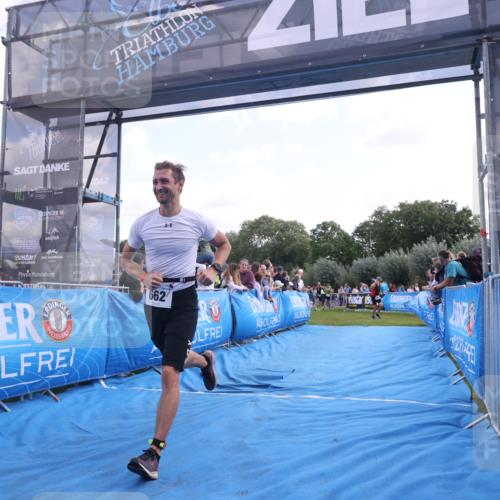 25.08.2024 - Elbe Triathlon Hamburg H.Heesch http://msf.ph/oto/6876424 25.08.2024 11:17:27 Ziel 319, 434, 662 meine-sportfotos.de