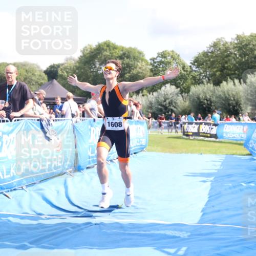 25.08.2024 - Elbe Triathlon Hamburg H.Heesch http://msf.ph/oto/6876425 25.08.2024 12:07:00 Ziel 1608 meine-sportfotos.de