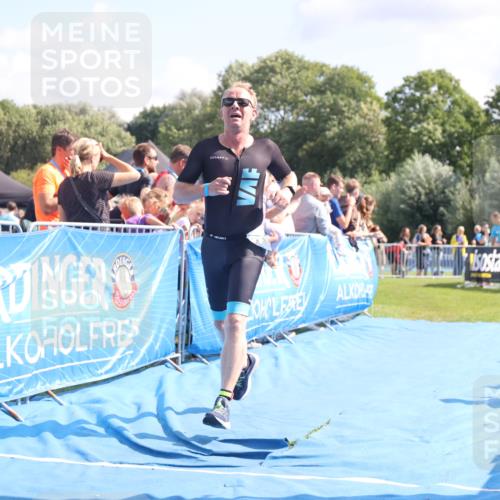 25.08.2024 - Elbe Triathlon Hamburg H.Heesch http://msf.ph/oto/6876426 25.08.2024 11:42:55 Ziel 1403, 1444 meine-sportfotos.de