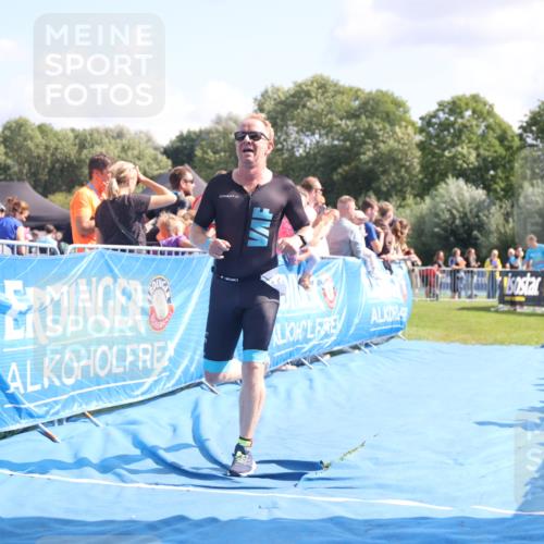 25.08.2024 - Elbe Triathlon Hamburg H.Heesch http://msf.ph/oto/6876432 25.08.2024 11:42:55 Ziel 1403, 1444 meine-sportfotos.de
