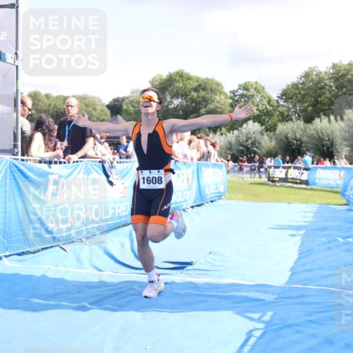25.08.2024 - Elbe Triathlon Hamburg H.Heesch http://msf.ph/oto/6876437 25.08.2024 12:07:00 Ziel 1608 meine-sportfotos.de