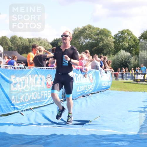 25.08.2024 - Elbe Triathlon Hamburg H.Heesch http://msf.ph/oto/6876438 25.08.2024 11:42:55 Ziel 1403, 1444 meine-sportfotos.de