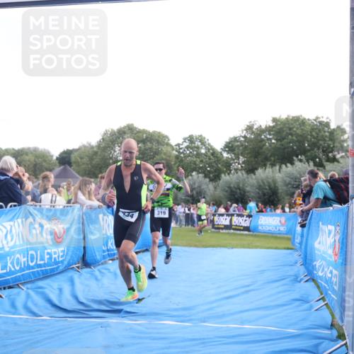 25.08.2024 - Elbe Triathlon Hamburg H.Heesch http://msf.ph/oto/6876440 25.08.2024 11:17:34 Ziel 319, 434 meine-sportfotos.de