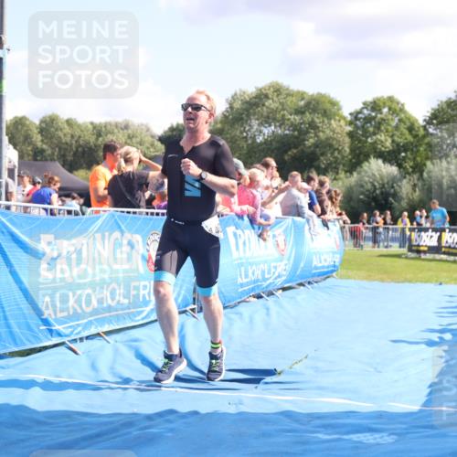 25.08.2024 - Elbe Triathlon Hamburg H.Heesch http://msf.ph/oto/6876441 25.08.2024 11:42:55 Ziel 1403, 1444 meine-sportfotos.de