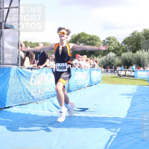 25.08.2024 - Elbe Triathlon Hamburg H.Heesch http://msf.ph/oto/6876443 25.08.2024 12:07:00 Ziel 1608 meine-sportfotos.de