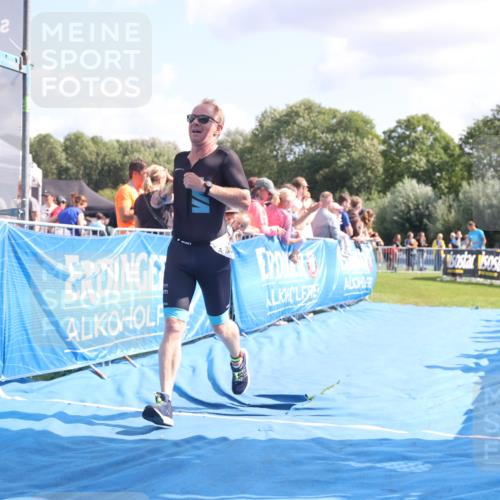 25.08.2024 - Elbe Triathlon Hamburg H.Heesch http://msf.ph/oto/6876446 25.08.2024 11:42:55 Ziel 1403, 1444 meine-sportfotos.de