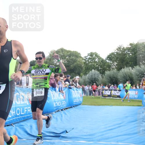 25.08.2024 - Elbe Triathlon Hamburg H.Heesch http://msf.ph/oto/6876465 25.08.2024 11:17:35 Ziel 319, 434 meine-sportfotos.de