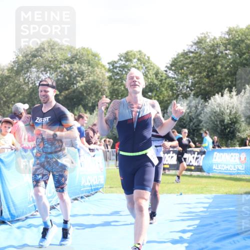 25.08.2024 - Elbe Triathlon Hamburg H.Heesch http://msf.ph/oto/6876469 25.08.2024 11:43:15 Ziel 397, 568, 608, 714, 1418 meine-sportfotos.de