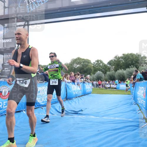 25.08.2024 - Elbe Triathlon Hamburg H.Heesch http://msf.ph/oto/6876476 25.08.2024 11:17:36 Ziel 319, 434 meine-sportfotos.de
