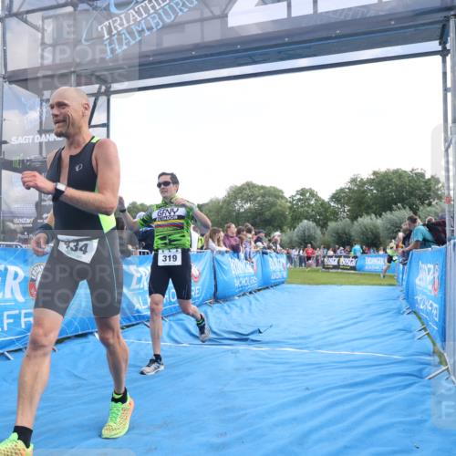 25.08.2024 - Elbe Triathlon Hamburg H.Heesch http://msf.ph/oto/6876477 25.08.2024 11:17:36 Ziel 319, 434 meine-sportfotos.de