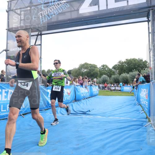25.08.2024 - Elbe Triathlon Hamburg H.Heesch http://msf.ph/oto/6876481 25.08.2024 11:17:36 Ziel 319, 434 meine-sportfotos.de