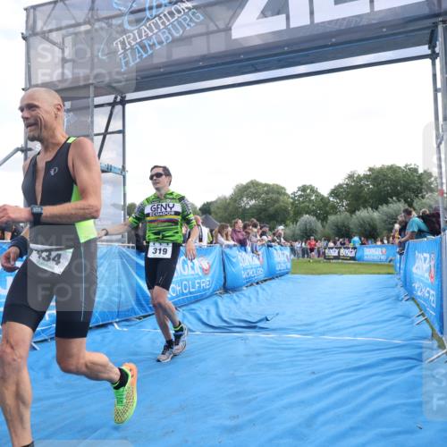 25.08.2024 - Elbe Triathlon Hamburg H.Heesch http://msf.ph/oto/6876486 25.08.2024 11:17:36 Ziel 319, 434 meine-sportfotos.de