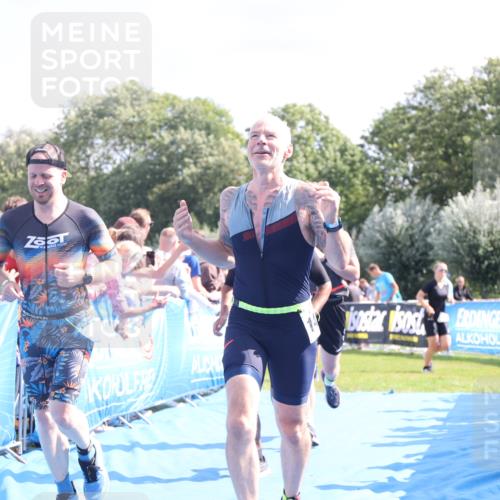 25.08.2024 - Elbe Triathlon Hamburg H.Heesch http://msf.ph/oto/6876487 25.08.2024 11:43:15 Ziel 397, 568, 608, 714, 1418 meine-sportfotos.de