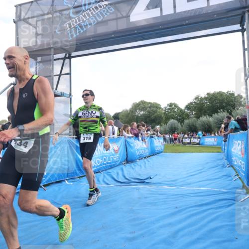 25.08.2024 - Elbe Triathlon Hamburg H.Heesch http://msf.ph/oto/6876488 25.08.2024 11:17:36 Ziel 319, 434 meine-sportfotos.de