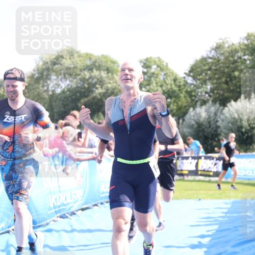 25.08.2024 - Elbe Triathlon Hamburg H.Heesch http://msf.ph/oto/6876493 25.08.2024 11:43:16 Ziel 397, 568, 608, 714, 1418 meine-sportfotos.de