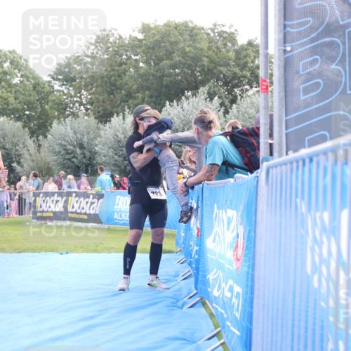 25.08.2024 - Elbe Triathlon Hamburg H.Heesch http://msf.ph/oto/6876517 25.08.2024 11:17:46 Ziel 221, 333, 376 meine-sportfotos.de