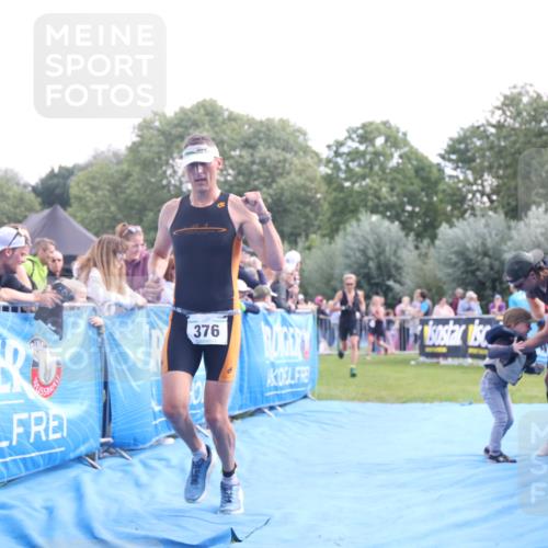 25.08.2024 - Elbe Triathlon Hamburg H.Heesch http://msf.ph/oto/6876523 25.08.2024 11:17:47 Ziel 221, 333, 376 meine-sportfotos.de