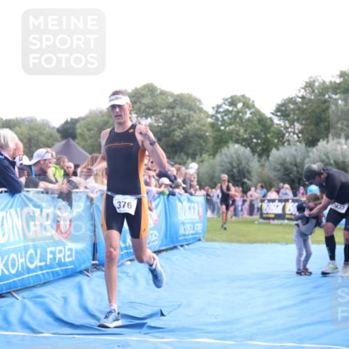 25.08.2024 - Elbe Triathlon Hamburg H.Heesch http://msf.ph/oto/6876533 25.08.2024 11:17:47 Ziel 221, 333, 376 meine-sportfotos.de