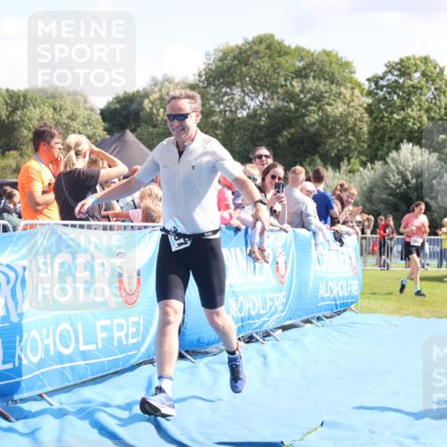 25.08.2024 - Elbe Triathlon Hamburg H.Heesch http://msf.ph/oto/6876579 25.08.2024 11:43:19 Ziel 397, 568, 608, 714, 1418, 1617 meine-sportfotos.de