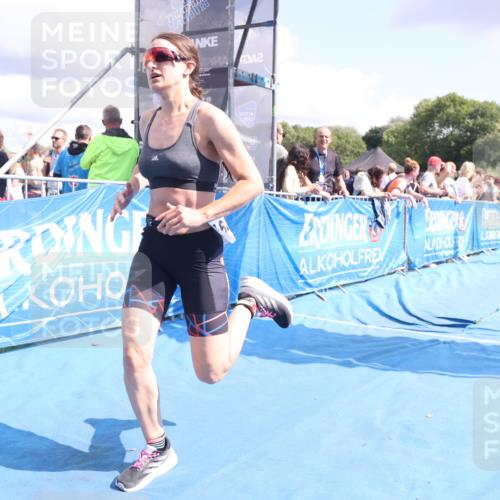 25.08.2024 - Elbe Triathlon Hamburg H.Heesch http://msf.ph/oto/6876581 25.08.2024 12:07:22 Ziel 1567, 1601, 1640, 1677 meine-sportfotos.de
