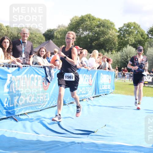 25.08.2024 - Elbe Triathlon Hamburg H.Heesch http://msf.ph/oto/6876594 25.08.2024 12:07:24 Ziel 1567, 1601, 1640 meine-sportfotos.de
