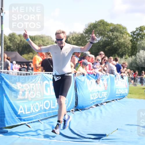 25.08.2024 - Elbe Triathlon Hamburg H.Heesch http://msf.ph/oto/6876598 25.08.2024 11:43:19 Ziel 397, 568, 608, 714, 1418, 1617 meine-sportfotos.de