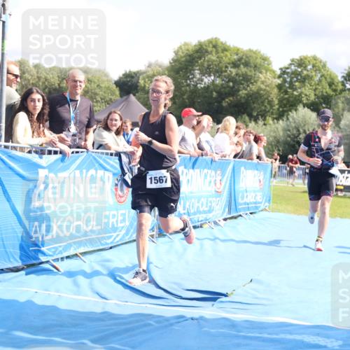 25.08.2024 - Elbe Triathlon Hamburg H.Heesch http://msf.ph/oto/6876600 25.08.2024 12:07:24 Ziel 1567, 1601, 1640 meine-sportfotos.de