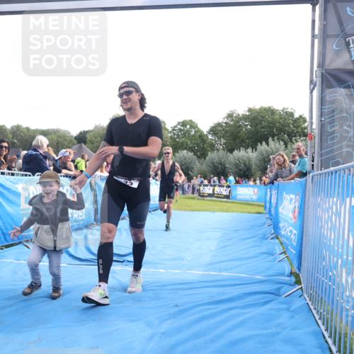 25.08.2024 - Elbe Triathlon Hamburg H.Heesch http://msf.ph/oto/6876606 25.08.2024 11:17:51 Ziel 124, 221, 333, 376 meine-sportfotos.de