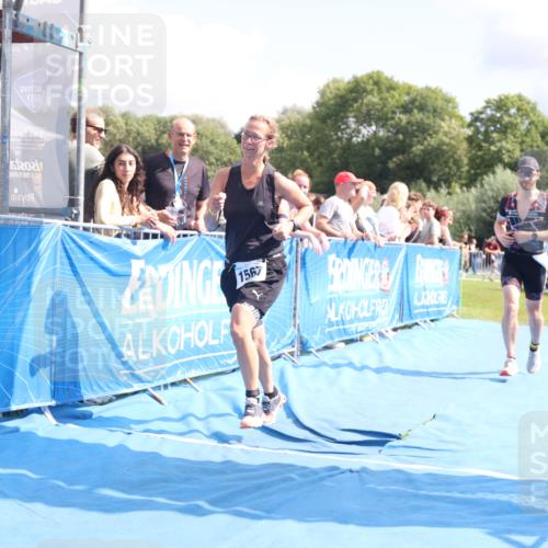 25.08.2024 - Elbe Triathlon Hamburg H.Heesch http://msf.ph/oto/6876610 25.08.2024 12:07:24 Ziel 1567, 1601, 1640 meine-sportfotos.de