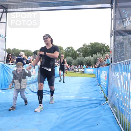 25.08.2024 - Elbe Triathlon Hamburg H.Heesch http://msf.ph/oto/6876611 25.08.2024 11:17:51 Ziel 124, 221, 333, 376 meine-sportfotos.de