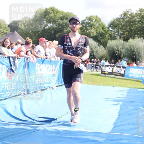 25.08.2024 - Elbe Triathlon Hamburg H.Heesch http://msf.ph/oto/6876629 25.08.2024 12:07:25 Ziel 1567, 1601, 1640 meine-sportfotos.de