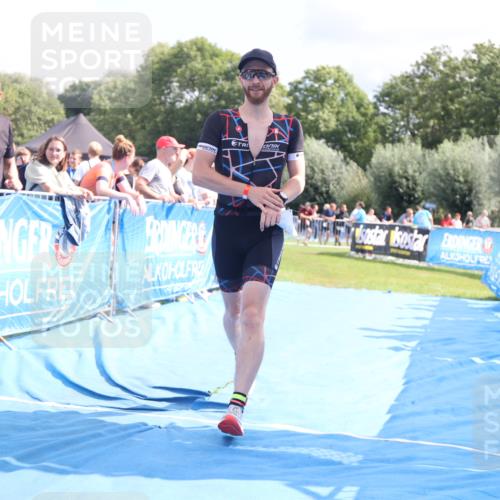 25.08.2024 - Elbe Triathlon Hamburg H.Heesch http://msf.ph/oto/6876635 25.08.2024 12:07:26 Ziel 1567, 1601, 1640 meine-sportfotos.de