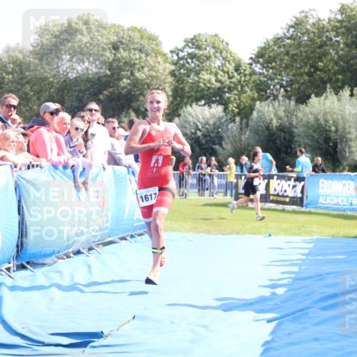 25.08.2024 - Elbe Triathlon Hamburg H.Heesch http://msf.ph/oto/6876636 25.08.2024 11:43:27 Ziel 1617 meine-sportfotos.de