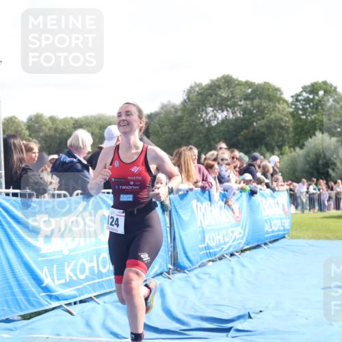 25.08.2024 - Elbe Triathlon Hamburg H.Heesch http://msf.ph/oto/6876637 25.08.2024 11:17:56 Ziel 124, 221, 333, 363 meine-sportfotos.de