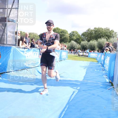 25.08.2024 - Elbe Triathlon Hamburg H.Heesch http://msf.ph/oto/6876661 25.08.2024 12:07:26 Ziel 1567, 1601, 1640 meine-sportfotos.de
