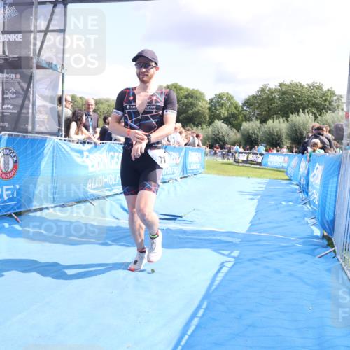25.08.2024 - Elbe Triathlon Hamburg H.Heesch http://msf.ph/oto/6876664 25.08.2024 12:07:26 Ziel 1567, 1601, 1640 meine-sportfotos.de