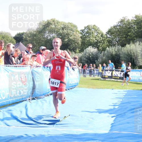 25.08.2024 - Elbe Triathlon Hamburg H.Heesch http://msf.ph/oto/6876666 25.08.2024 11:43:28 Ziel 1617 meine-sportfotos.de