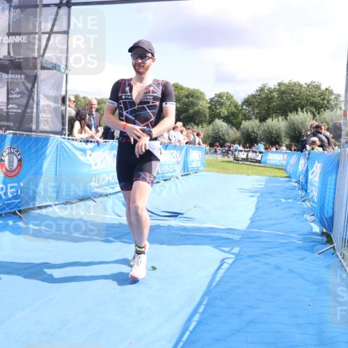25.08.2024 - Elbe Triathlon Hamburg H.Heesch http://msf.ph/oto/6876667 25.08.2024 12:07:26 Ziel 1567, 1601, 1640 meine-sportfotos.de