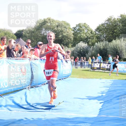 25.08.2024 - Elbe Triathlon Hamburg H.Heesch http://msf.ph/oto/6876669 25.08.2024 11:43:28 Ziel 1617 meine-sportfotos.de