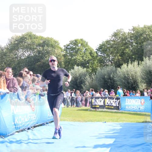 25.08.2024 - Elbe Triathlon Hamburg H.Heesch http://msf.ph/oto/6876680 25.08.2024 11:18:04 Ziel 363 meine-sportfotos.de
