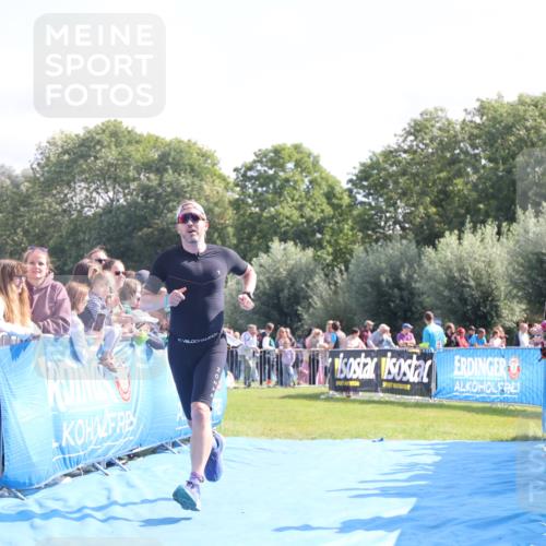 25.08.2024 - Elbe Triathlon Hamburg H.Heesch http://msf.ph/oto/6876683 25.08.2024 11:18:04 Ziel 363 meine-sportfotos.de
