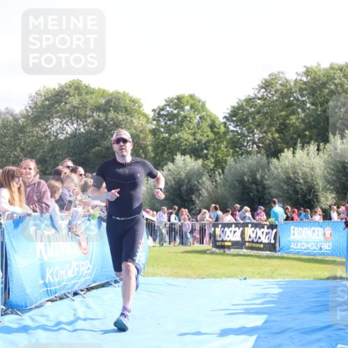 25.08.2024 - Elbe Triathlon Hamburg H.Heesch http://msf.ph/oto/6876686 25.08.2024 11:18:04 Ziel 363 meine-sportfotos.de