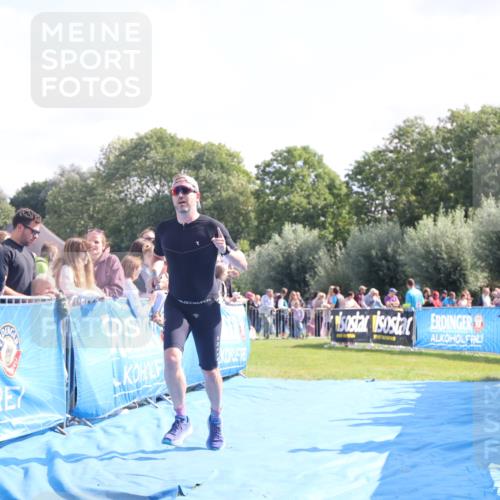 25.08.2024 - Elbe Triathlon Hamburg H.Heesch http://msf.ph/oto/6876697 25.08.2024 11:18:04 Ziel 363 meine-sportfotos.de